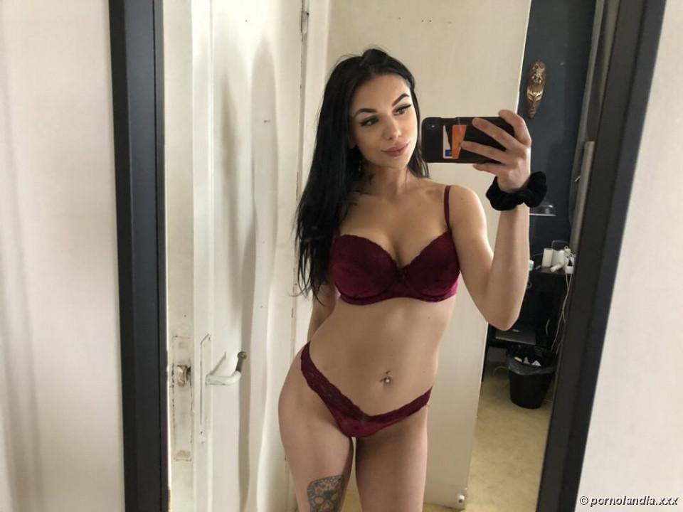Modelo caiu na net peladinha - Foto 235009