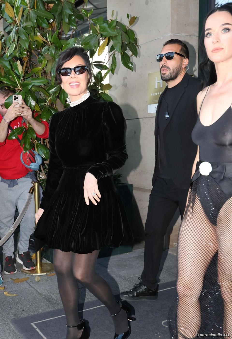 Flagra da Katy Perry nua pagando peitinho sem sutiã - Foto 247519