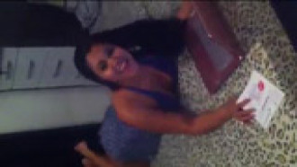 Juliana safada fazendo propaganda do seu site porno