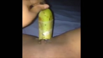 Enfiando Banana Grande Na Buceta Melada