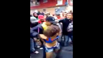 putaria com a novinha no baile funk de rua