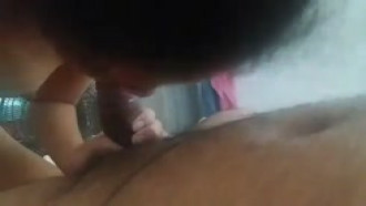 Filha da minha empregada pagando boquete
