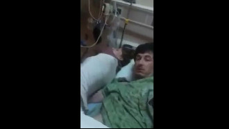 Comendo safada em recuperação na cama do hospital